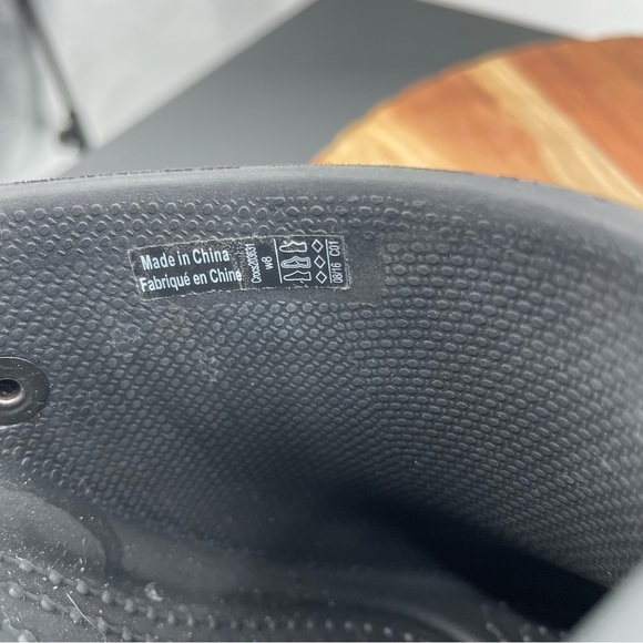 Crocs Sarah Dual Comfort Chunky Heel Clogs- women's size 8 black - Picture 9 of 9